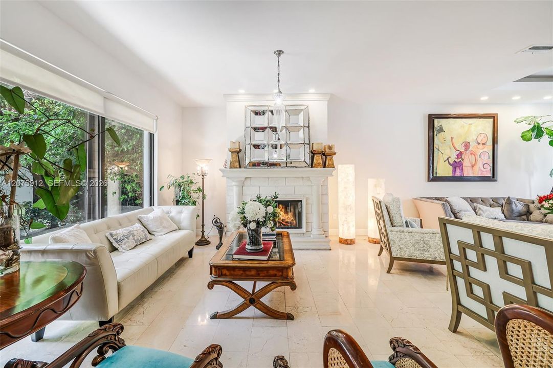For Sale: $3,595,000 (5 beds, 5 baths, 5187 Square Feet)