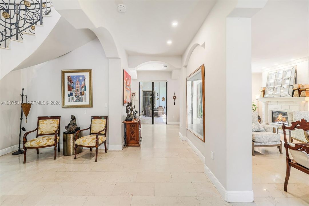 For Sale: $3,595,000 (5 beds, 5 baths, 5187 Square Feet)