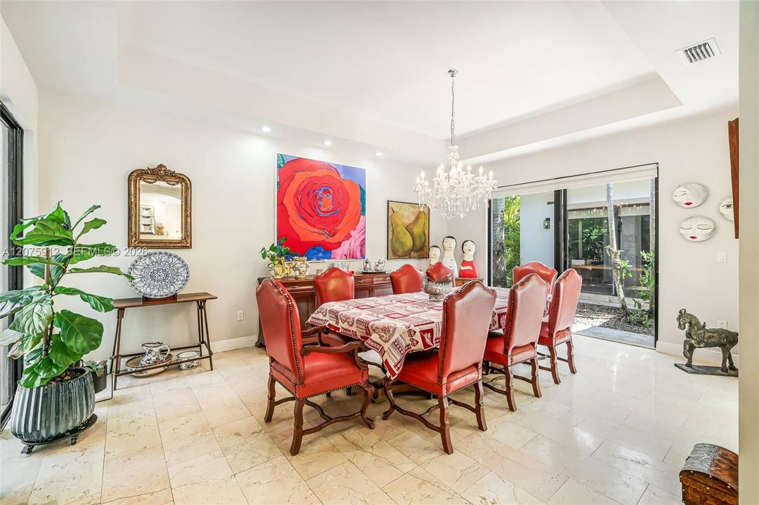 For Sale: $3,595,000 (5 beds, 5 baths, 5187 Square Feet)