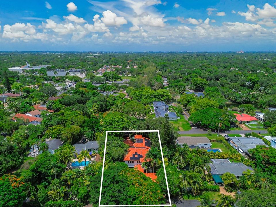 For Sale: $3,595,000 (5 beds, 5 baths, 5187 Square Feet)