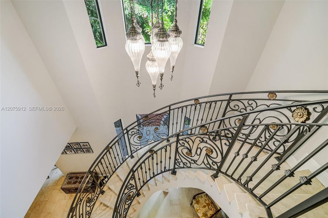 For Sale: $3,595,000 (5 beds, 5 baths, 5187 Square Feet)