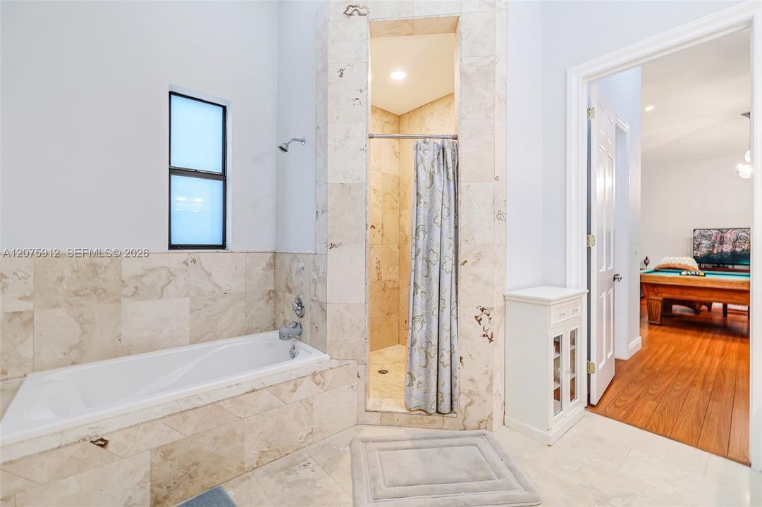 For Sale: $3,595,000 (5 beds, 5 baths, 5187 Square Feet)