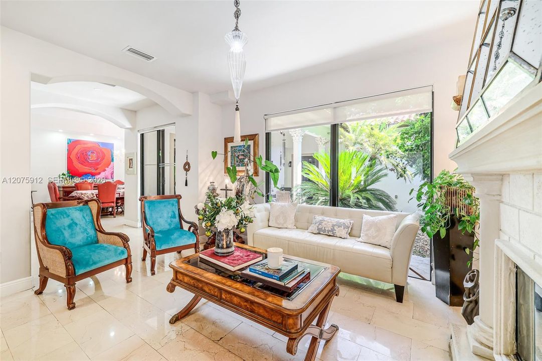 For Sale: $3,595,000 (5 beds, 5 baths, 5187 Square Feet)