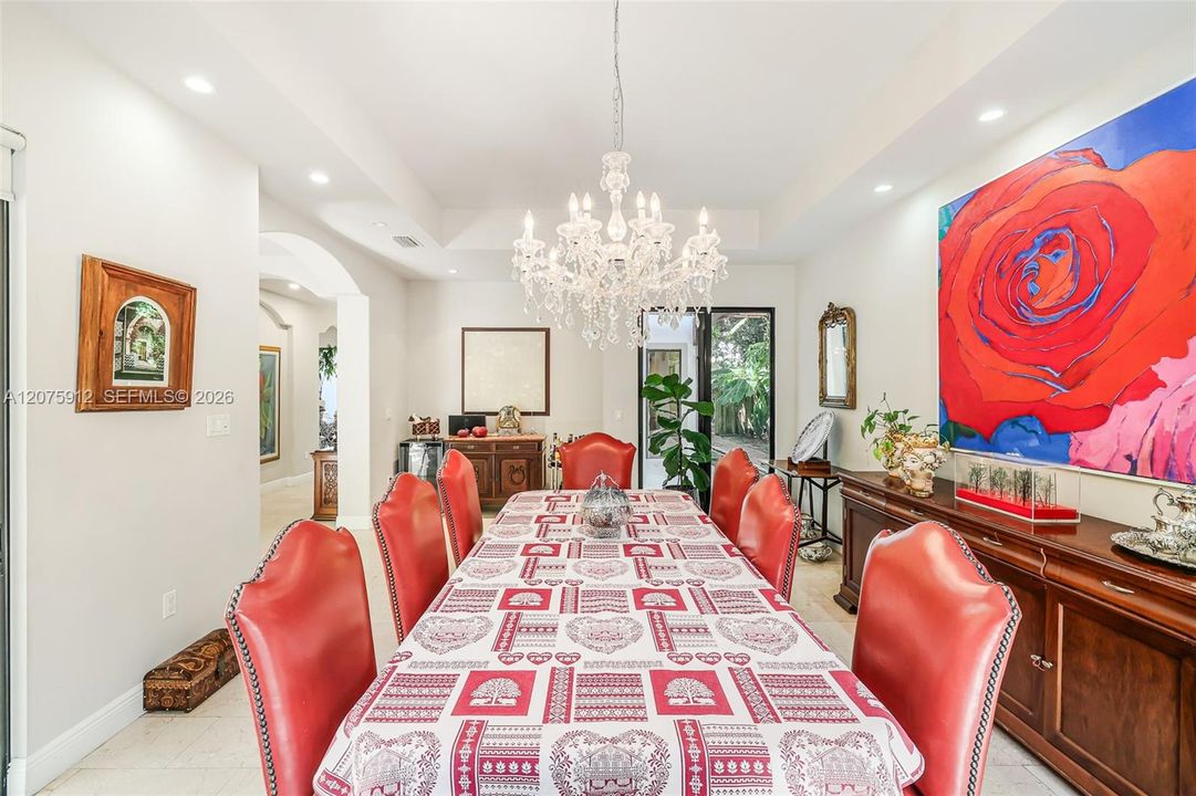 For Sale: $3,595,000 (5 beds, 5 baths, 5187 Square Feet)