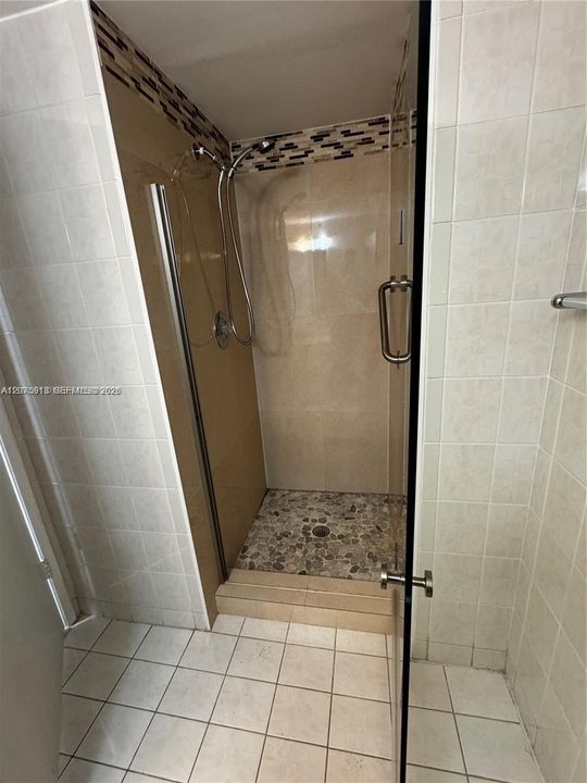 For Rent: $2,500 (2 beds, 2 baths, 1000 Square Feet)