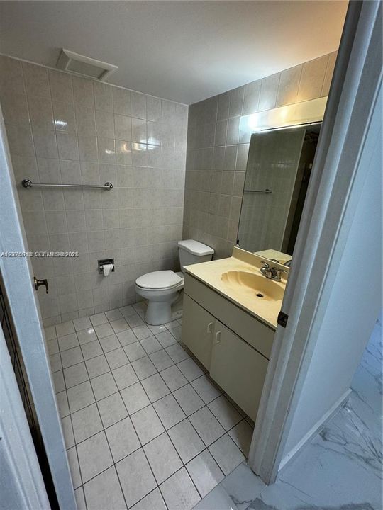 For Rent: $2,500 (2 beds, 2 baths, 1000 Square Feet)