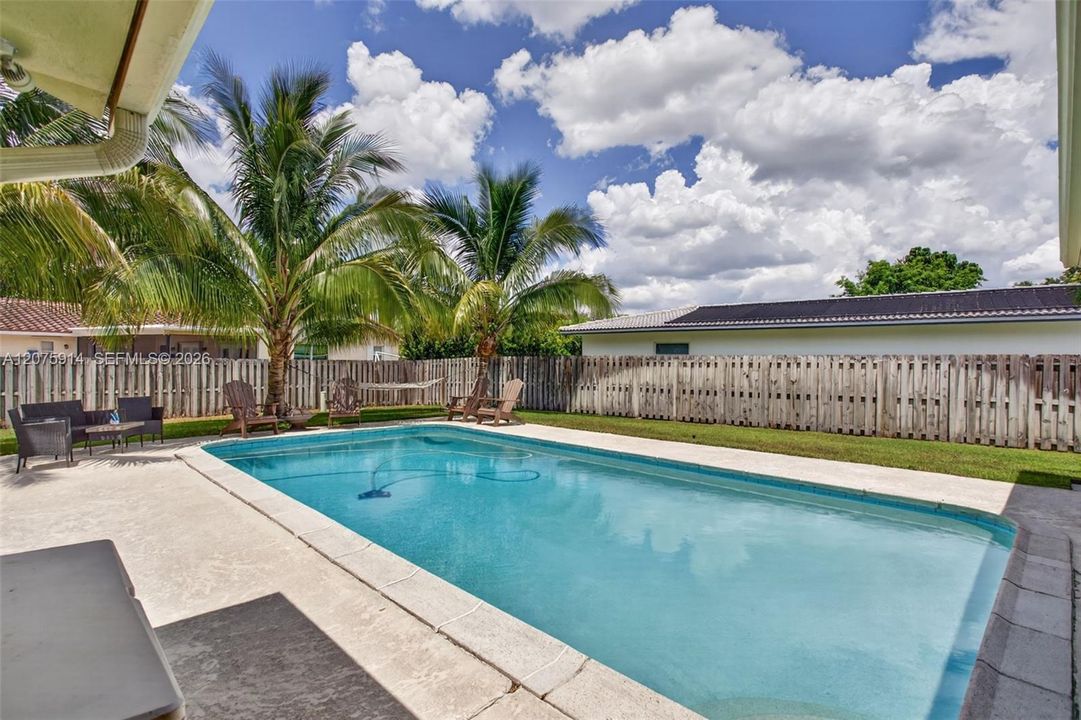 En Venta: $629,900 (3 camas, 2 baños, 1530 Pies cuadrados)