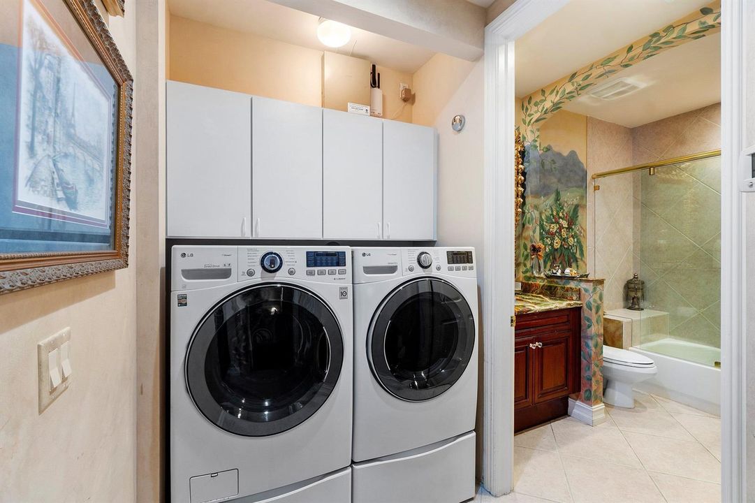 In Unit Washer & Dryer