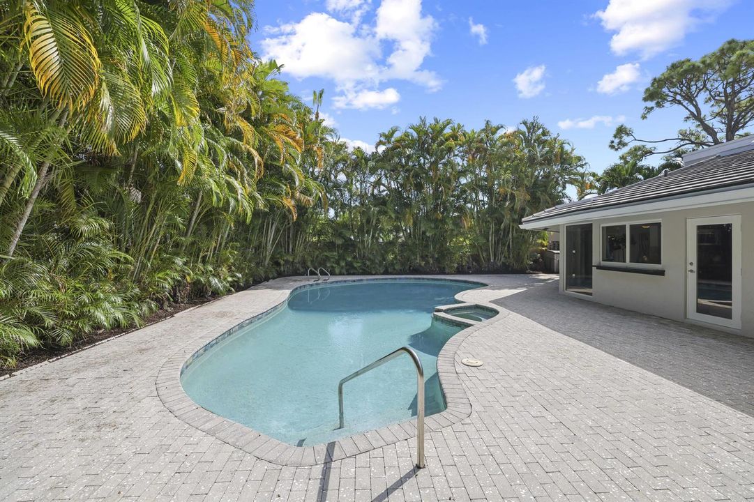 824 Foxpointe Cir - 11