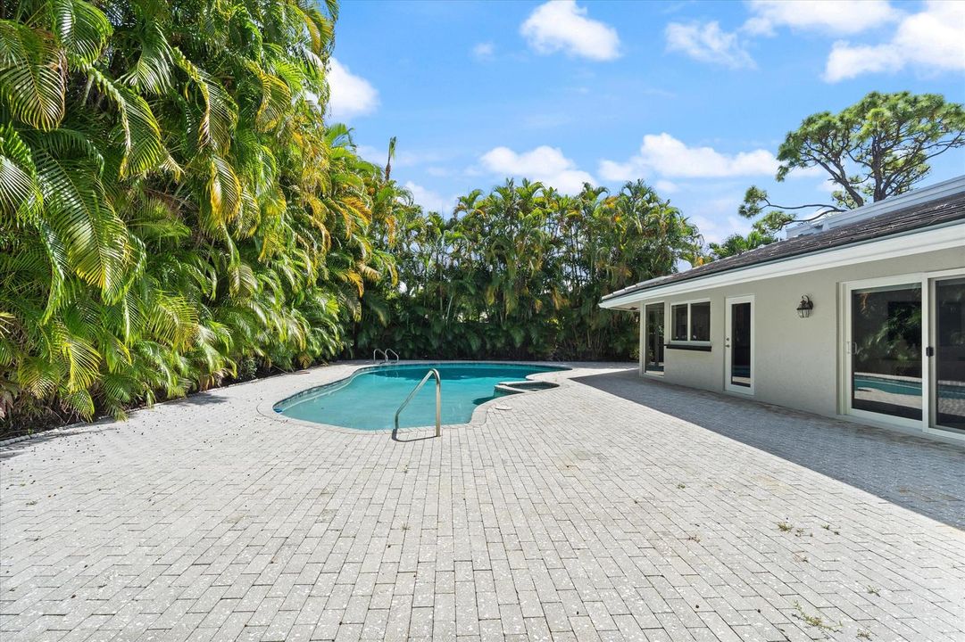 25-824 Foxpointe Circle Delray Beach, FL