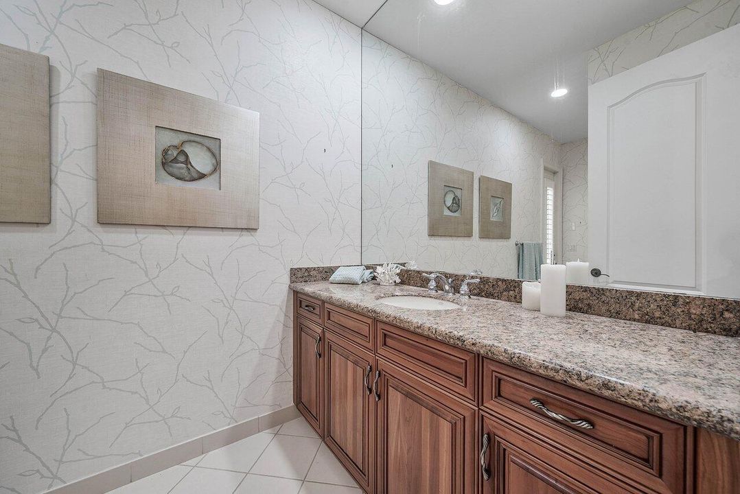 En-Suite Guest Bathroom