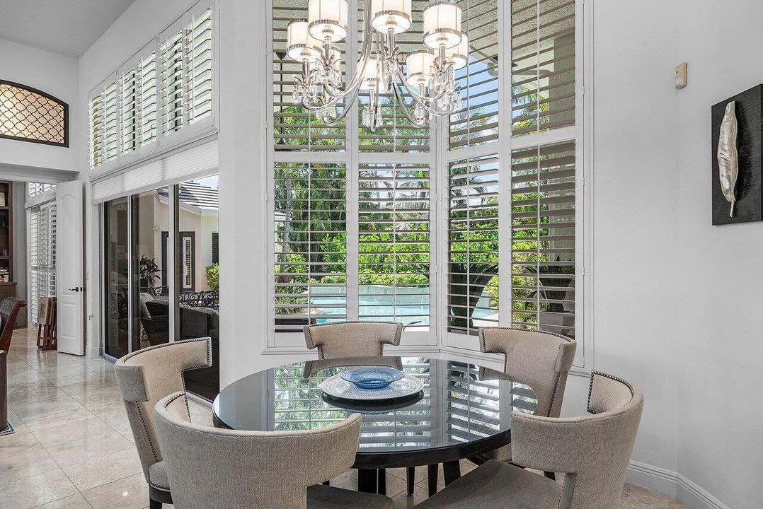 Oversized Breakfast/Dining Area