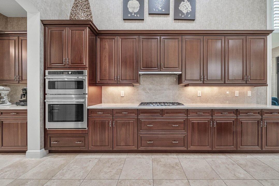 Gas Cooktop, Oven & Microwave