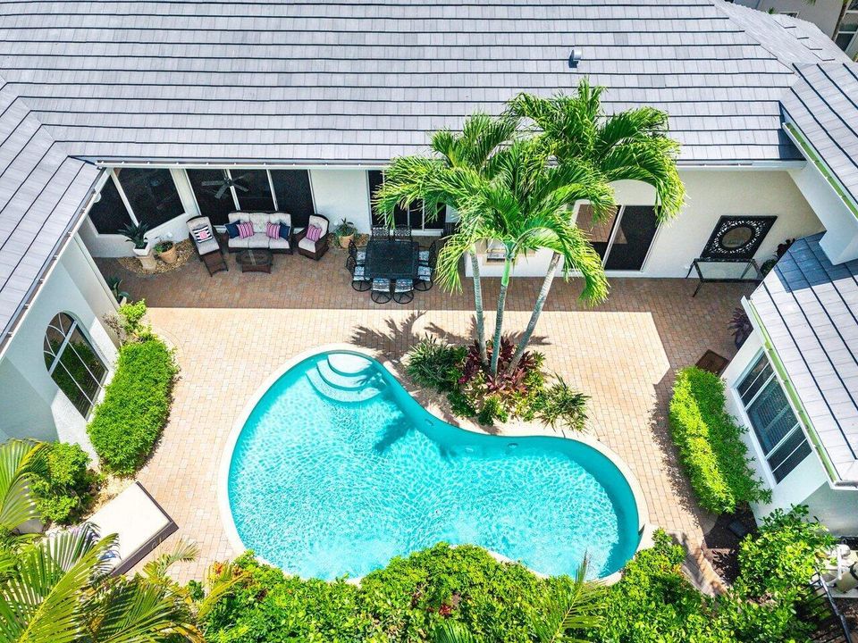 Spacious Private Outdoor Oasis