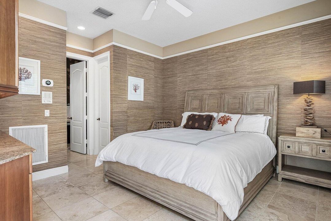 Spacious King Bedroom w/Kitchenette