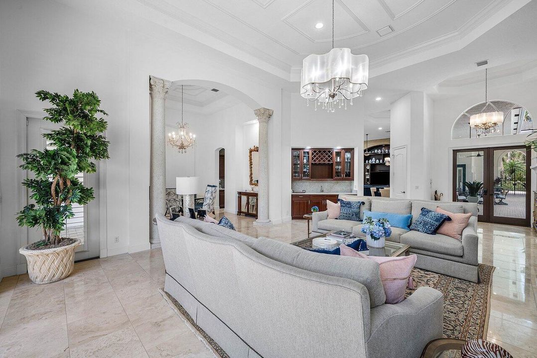 Great Room with Built-in Bar