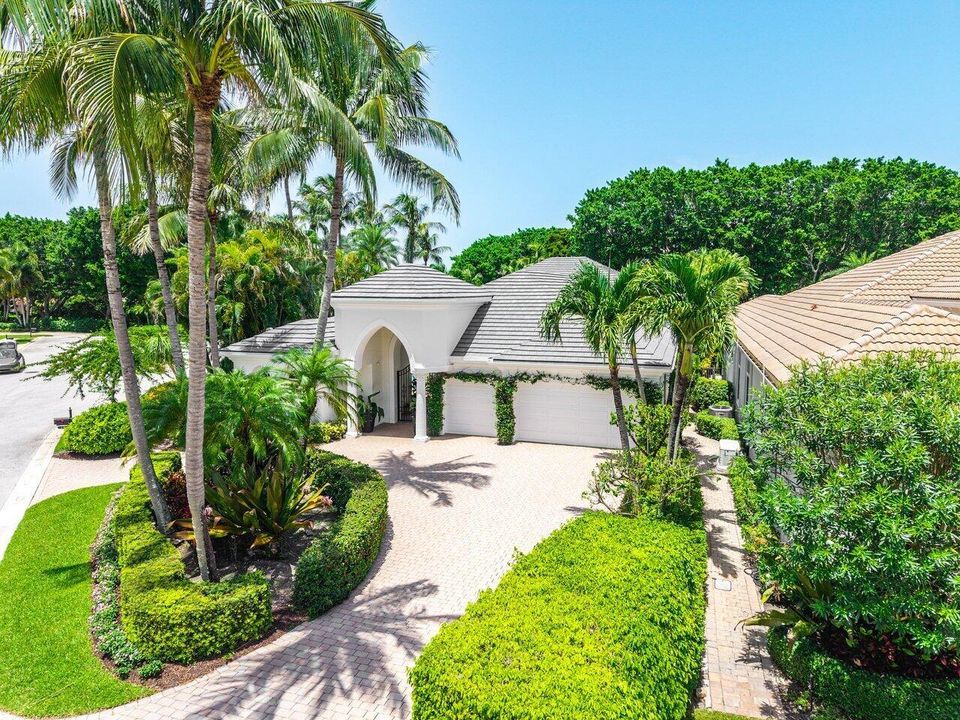 Corner Lot, Large Circular Driveway