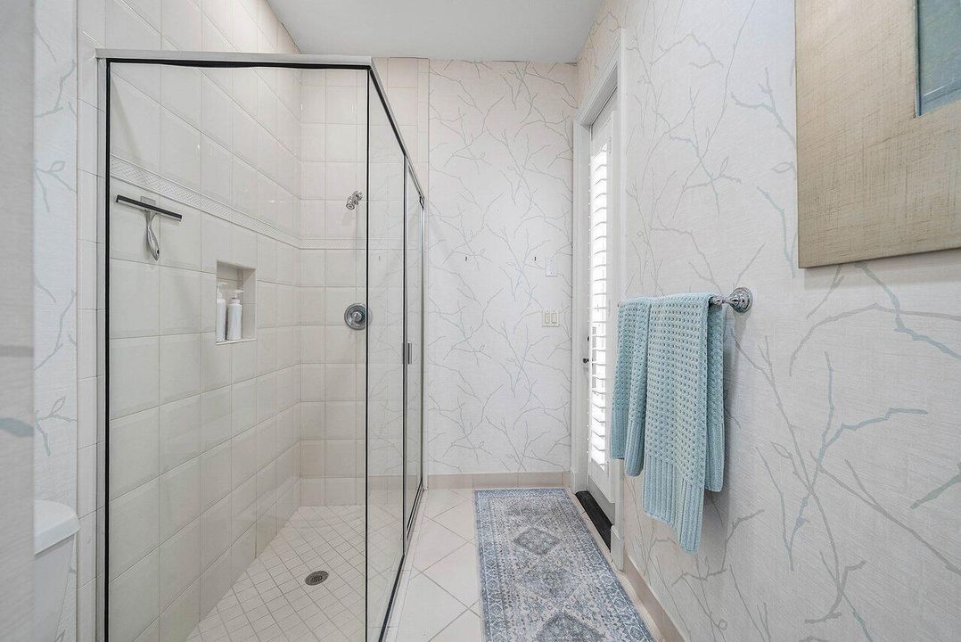 En-Suite Guest Bathroom