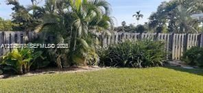 For Rent: $3,900 (4 beds, 2 baths, 1626 Square Feet)