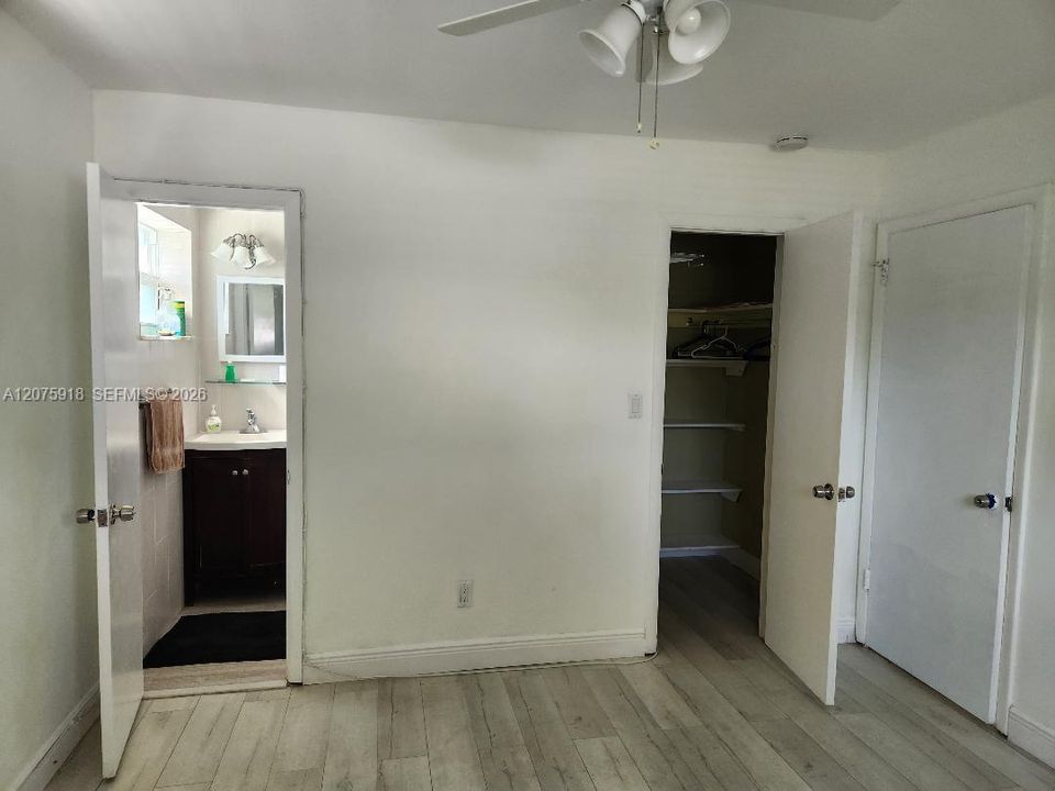 For Rent: $3,900 (4 beds, 2 baths, 1626 Square Feet)