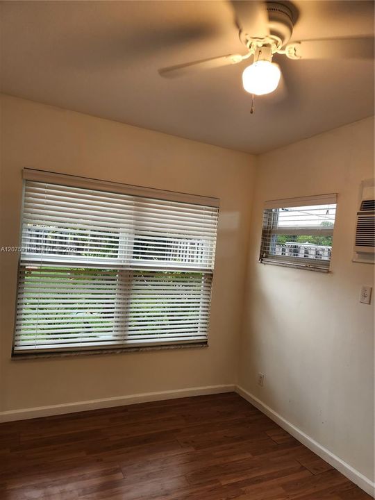 For Rent: $3,900 (4 beds, 2 baths, 1626 Square Feet)