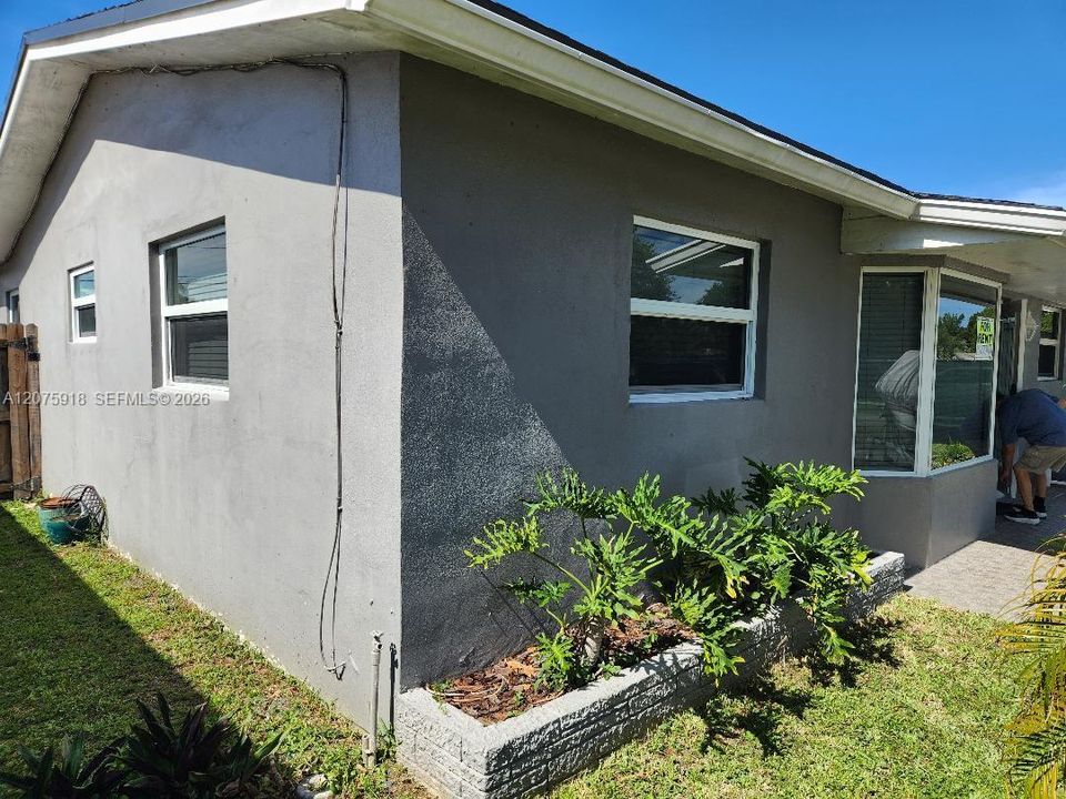 For Rent: $3,900 (4 beds, 2 baths, 1626 Square Feet)
