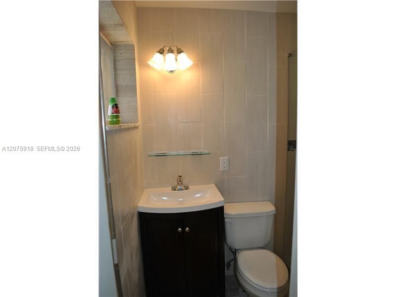 For Rent: $3,900 (4 beds, 2 baths, 1626 Square Feet)