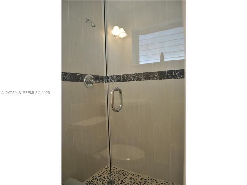 For Rent: $3,900 (4 beds, 2 baths, 1626 Square Feet)