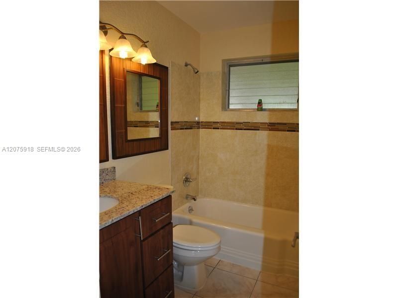 For Rent: $3,900 (4 beds, 2 baths, 1626 Square Feet)