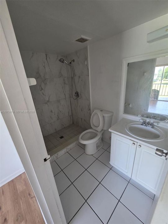 For Rent: $1,500 (2 beds, 2 baths, 917 Square Feet)