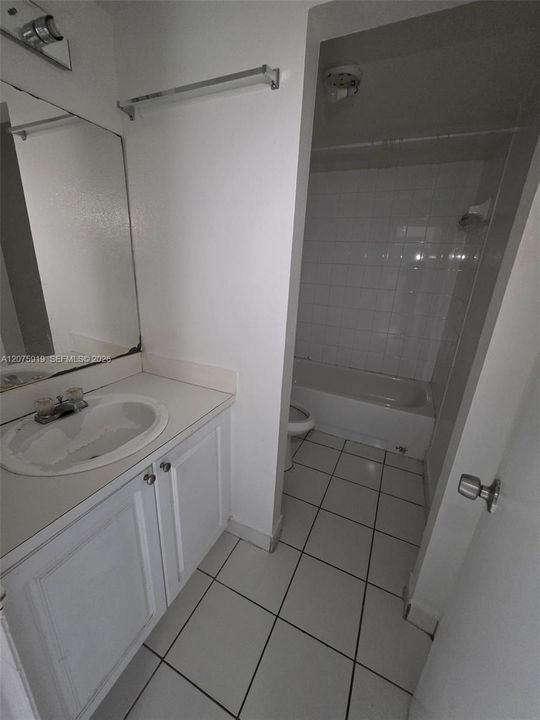 For Rent: $1,500 (2 beds, 2 baths, 917 Square Feet)