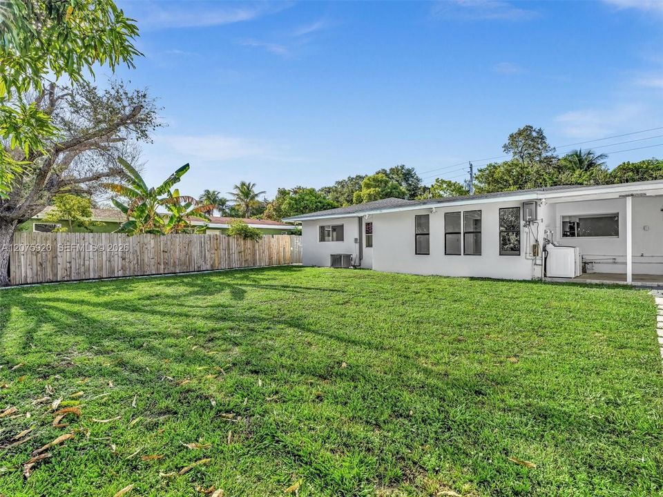For Rent: $6,500 (4 beds, 3 baths, 1600 Square Feet)