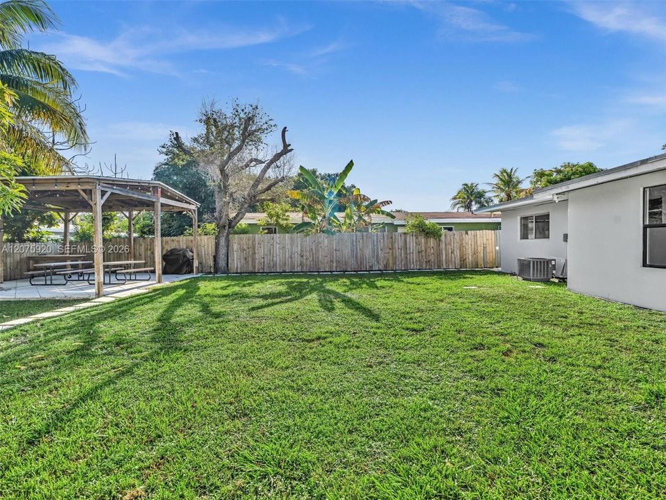 For Rent: $6,500 (4 beds, 3 baths, 1600 Square Feet)