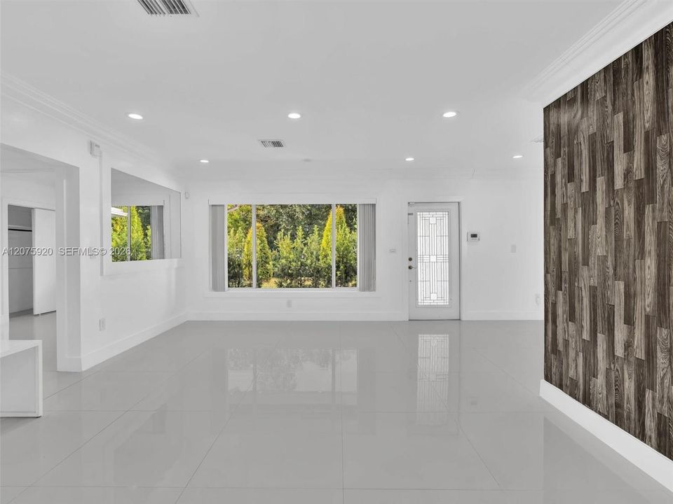 For Rent: $6,500 (4 beds, 3 baths, 1600 Square Feet)