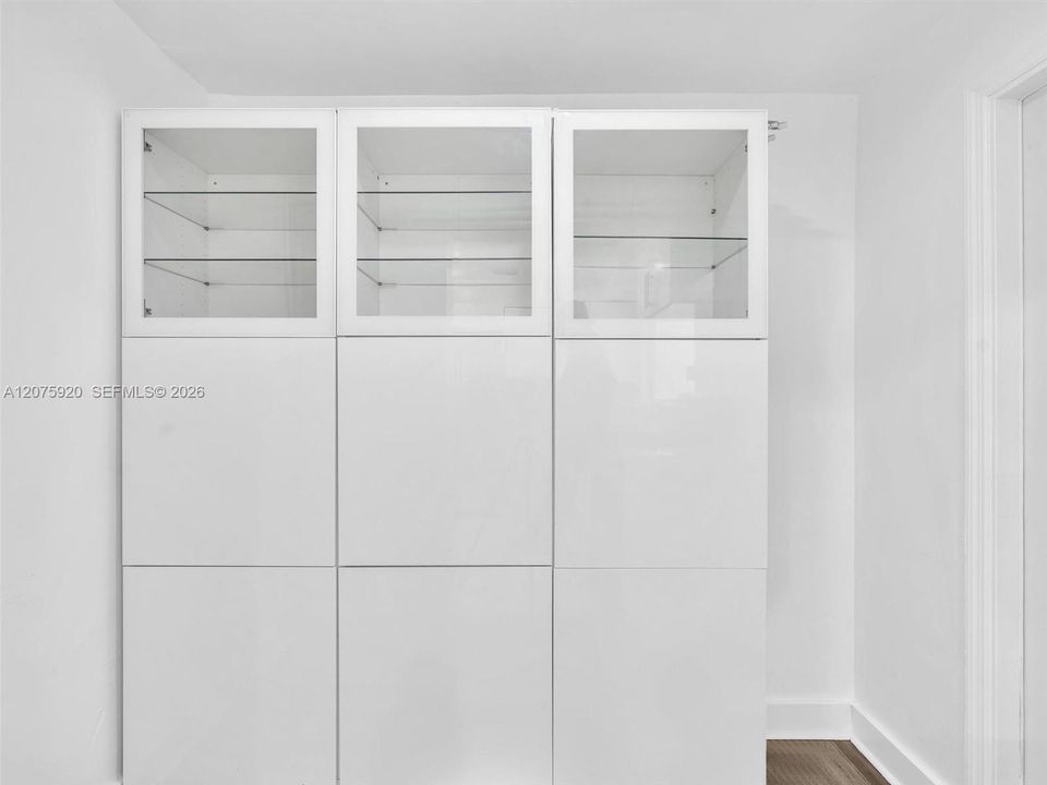 For Rent: $6,500 (4 beds, 3 baths, 1600 Square Feet)
