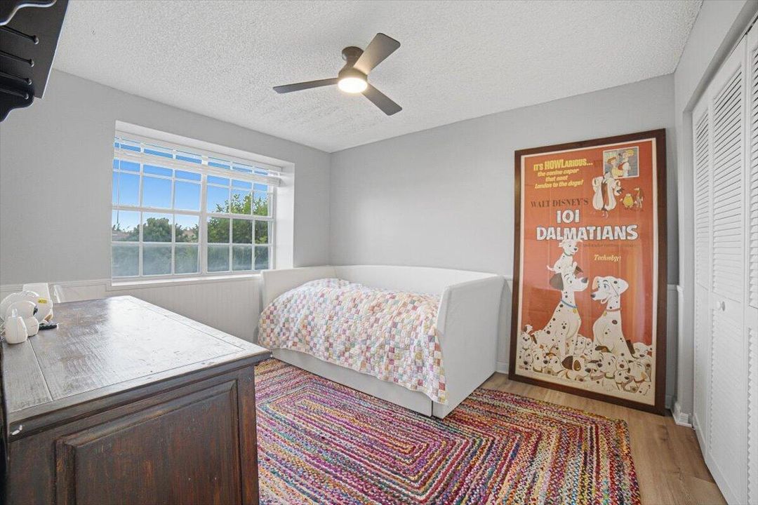 38-Bedroom4