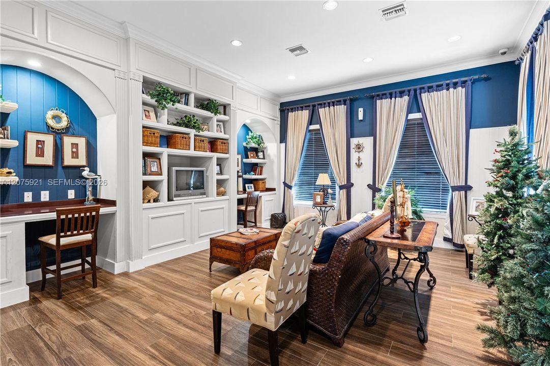 For Rent: $2,900 (2 beds, 2 baths, 989 Square Feet)