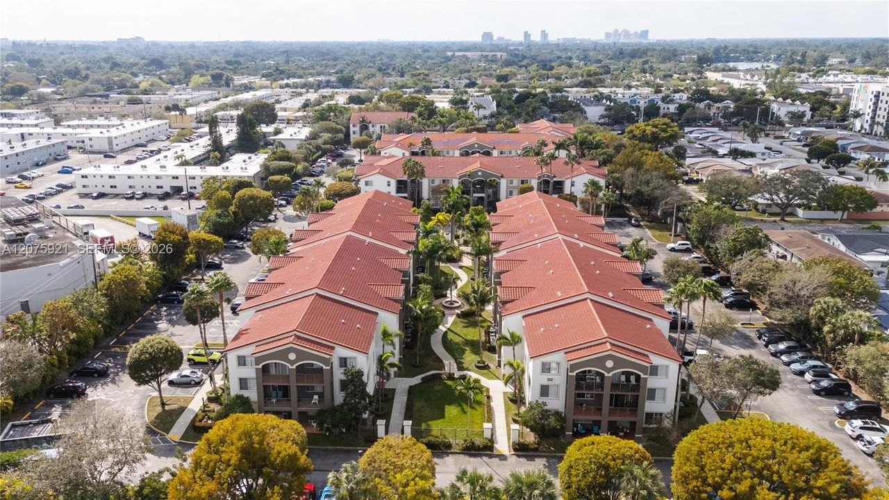 For Rent: $2,900 (2 beds, 2 baths, 989 Square Feet)