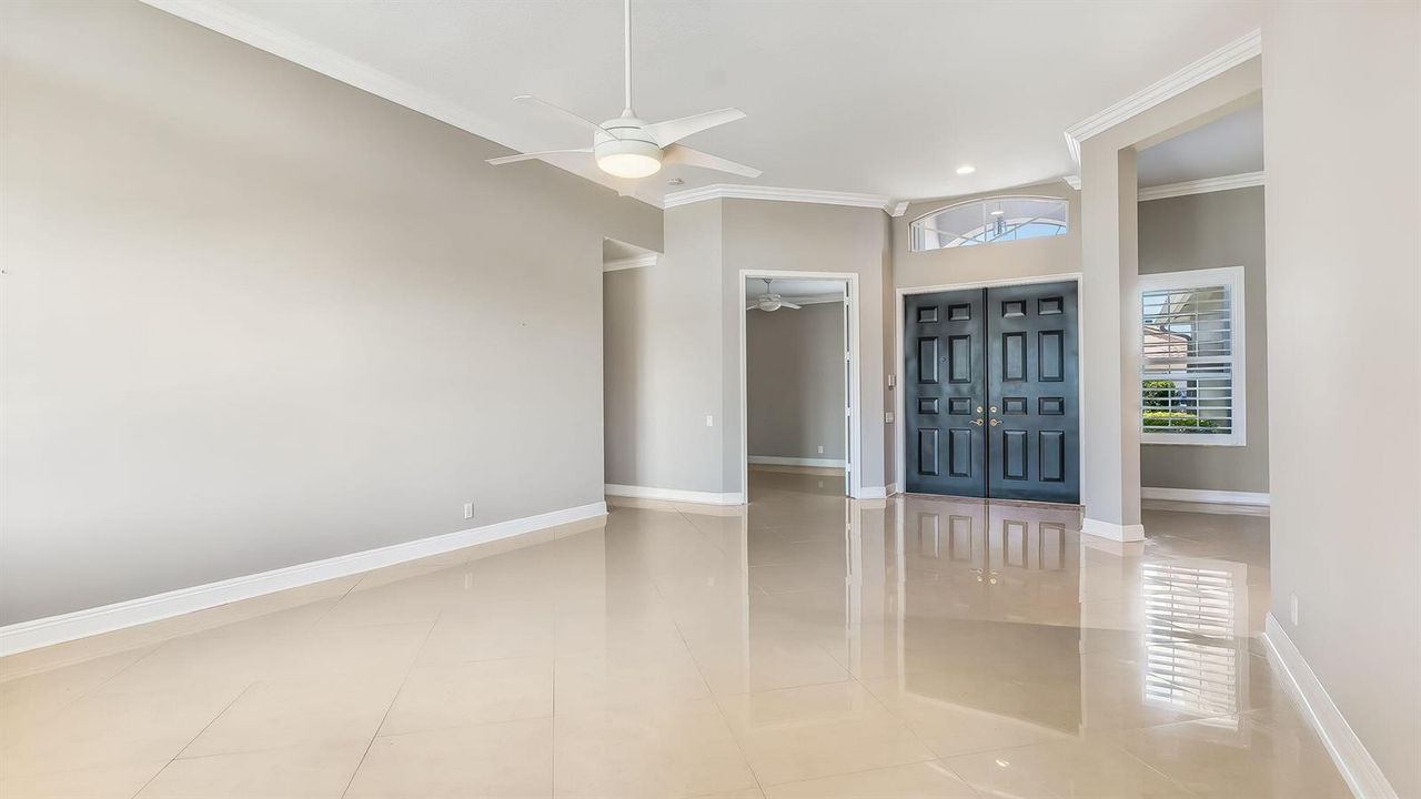 Living Room/Foyer