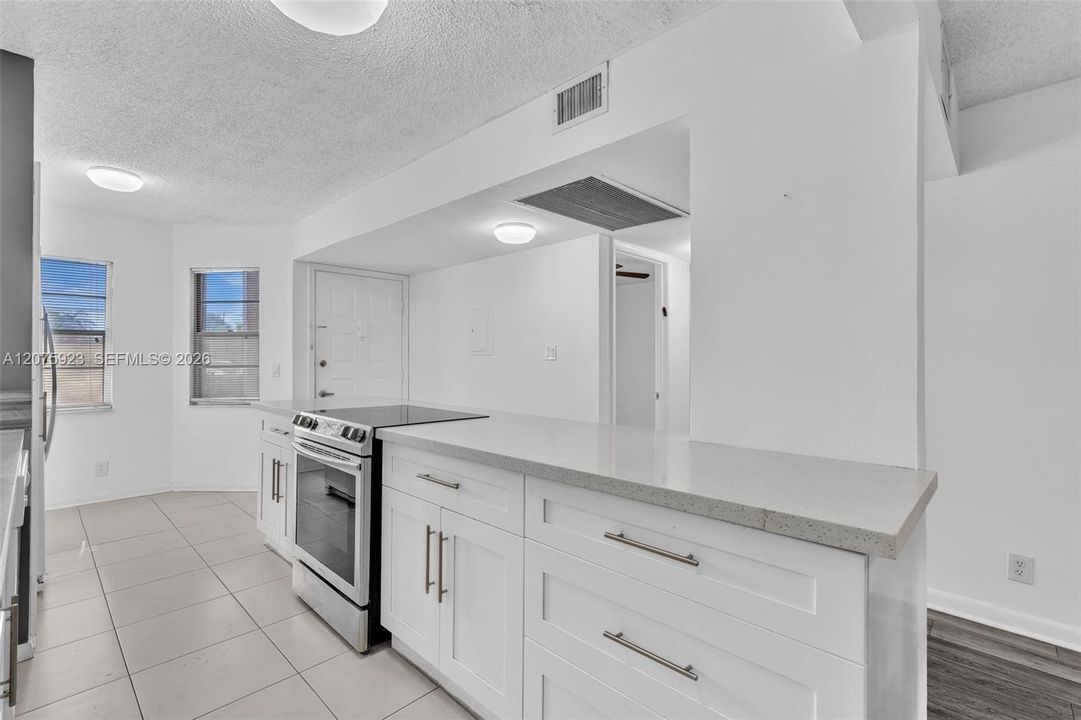 For Sale: $250,000 (2 beds, 2 baths, 1100 Square Feet)