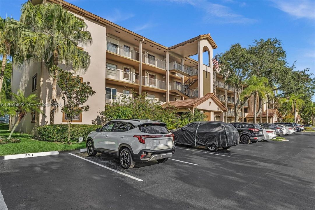 For Sale: $250,000 (2 beds, 2 baths, 1100 Square Feet)