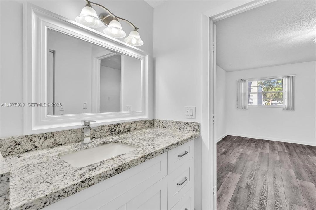 For Sale: $250,000 (2 beds, 2 baths, 1100 Square Feet)