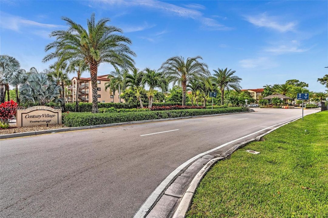 For Sale: $250,000 (2 beds, 2 baths, 1100 Square Feet)