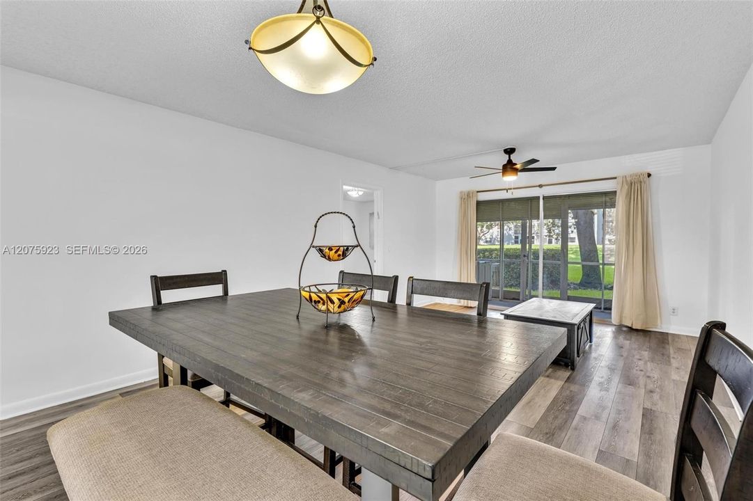 For Sale: $250,000 (2 beds, 2 baths, 1100 Square Feet)