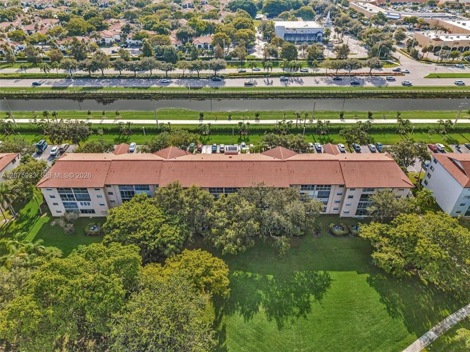 For Sale: $250,000 (2 beds, 2 baths, 1100 Square Feet)