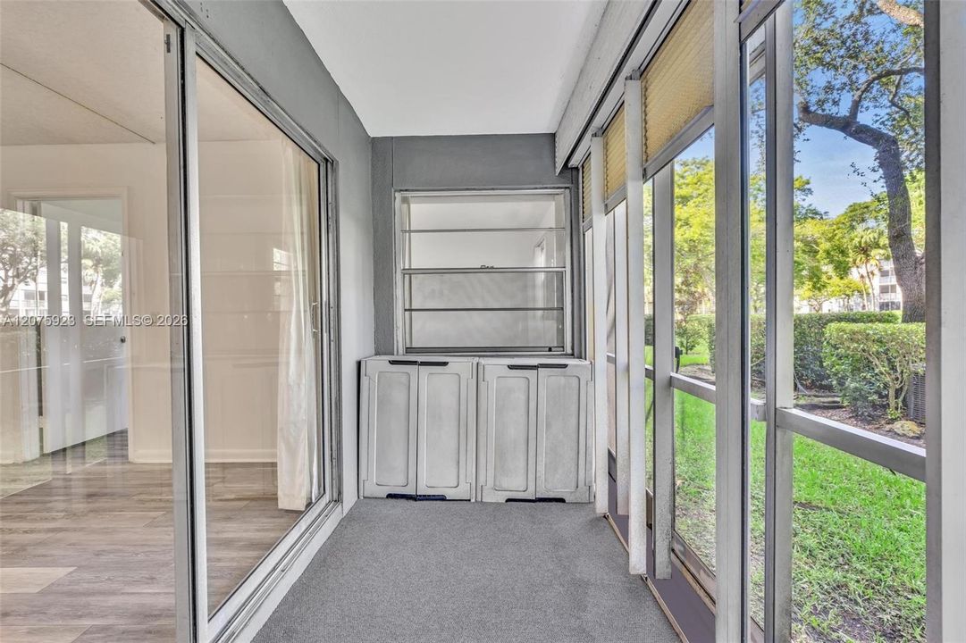 For Sale: $250,000 (2 beds, 2 baths, 1100 Square Feet)