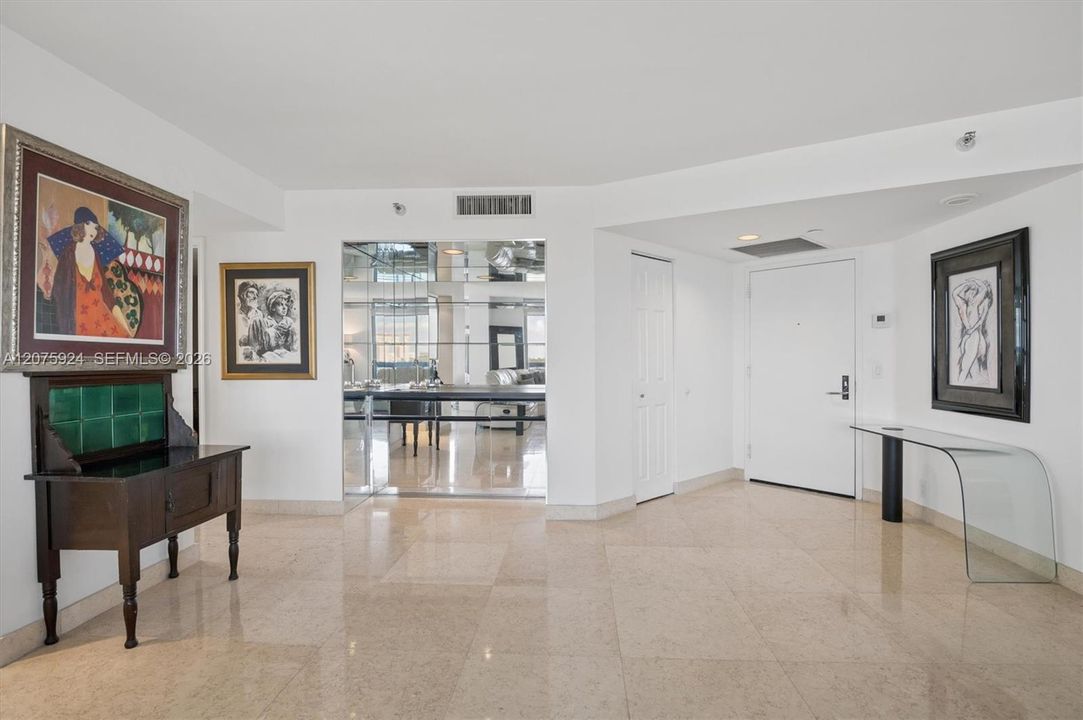 En Venta: $579,000 (2 camas, 2 baños, 1464 Pies cuadrados)