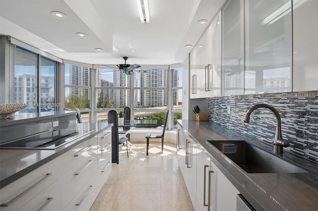 En Venta: $579,000 (2 camas, 2 baños, 1464 Pies cuadrados)