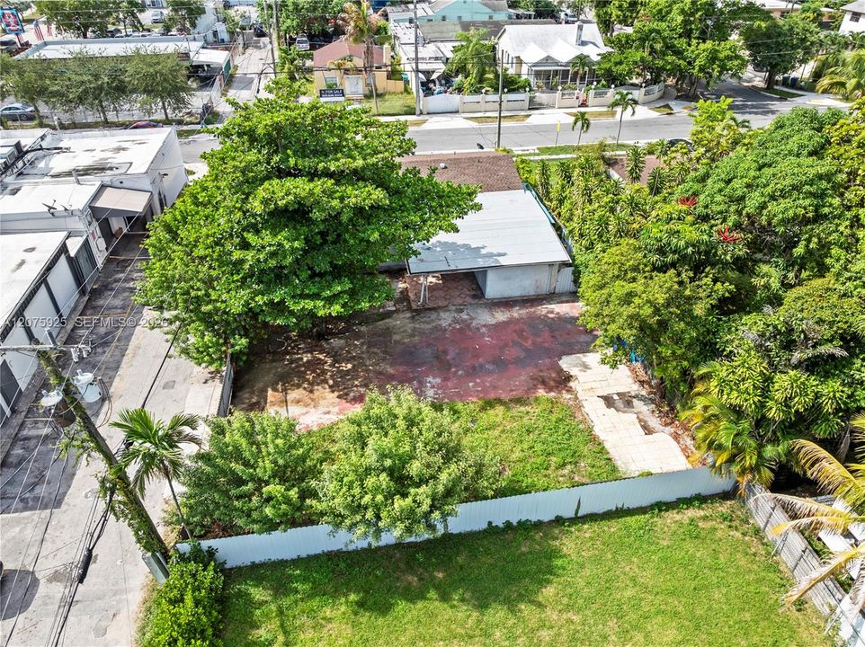 En Venta: $460,000 (4 camas, 2 baños, 1902 Pies cuadrados)