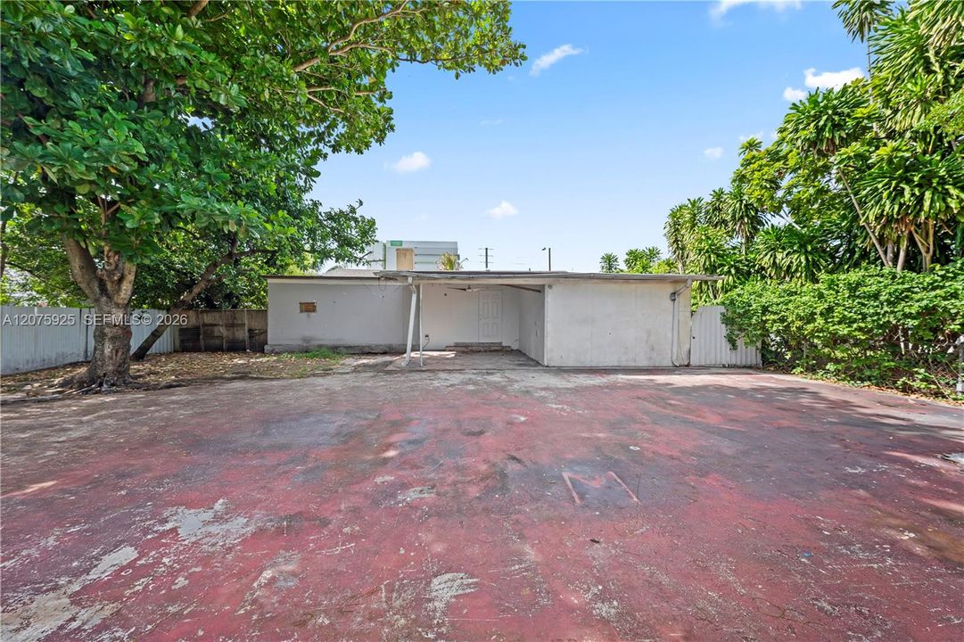 En Venta: $460,000 (4 camas, 2 baños, 1902 Pies cuadrados)